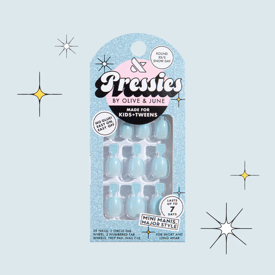 Snow Day - Pressies | Extra Short Short | Round